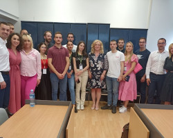 ПОСЕТА ПОЛАЗНИКА ЖАН МОНЕ ЛЕТЊЕ ШКОЛЕ "ИНФОРМАЦИОНЕ ТЕХНОЛОГИЈЕ У ФУНКЦИЈИ ХАРМОНИЗАЦИЈЕ КРИВИЧНОГ ПРОЦЕСНОГ ПРАВА РЕПУБЛИКЕ СРБИЈЕ СА ПРАВОМ ЕВРОПСКЕ УНИЈЕ" ПРИВРЕДНОМ СУДУ У НОВОМ САДУ