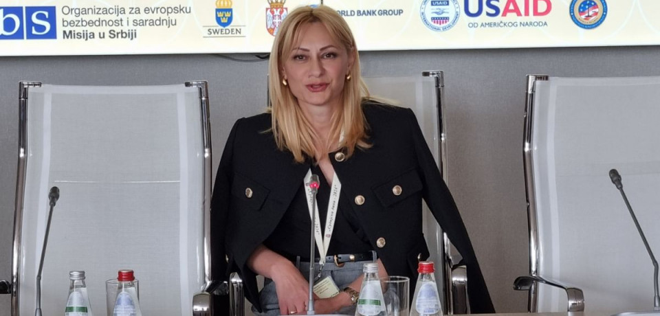 Izlaganje referata na godišnjem savetovanju sudija